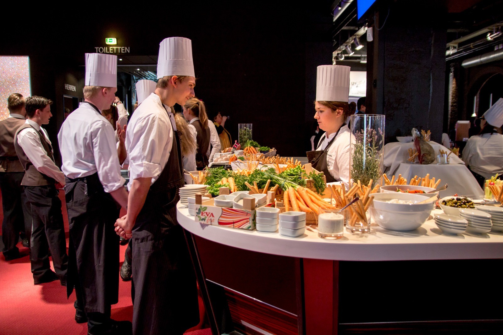 D-Event Küchenpersonal am Cateringbuffet